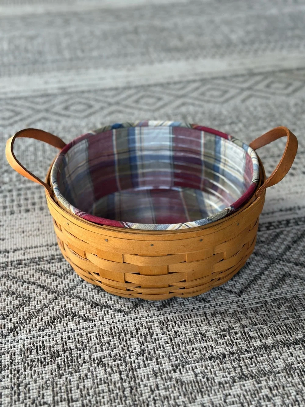 Longaberger Darning Basket (2001) with Liner and Protector